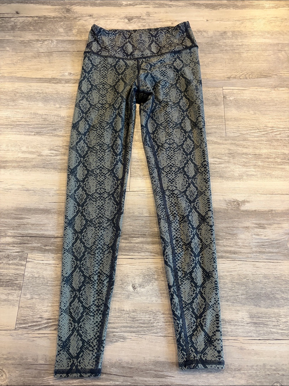 BECCA Snake-Print High-Waist Leggings - Black & Gray